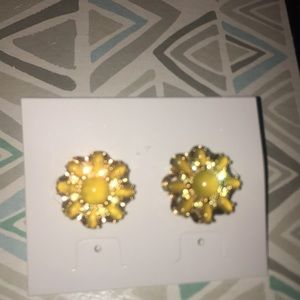 Yellow jeweled cubit zirconium pierced earrings